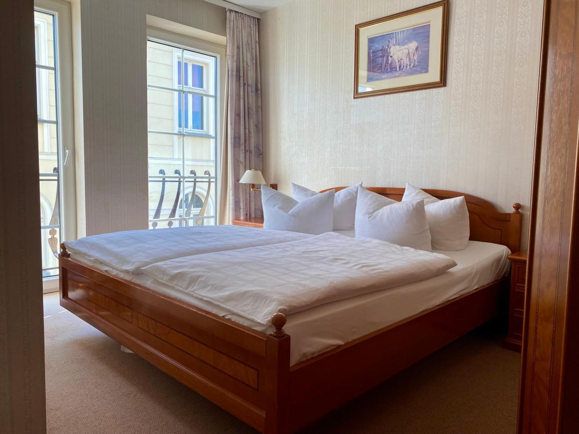 Hotel Am Markt Altentreptow Екстериор снимка