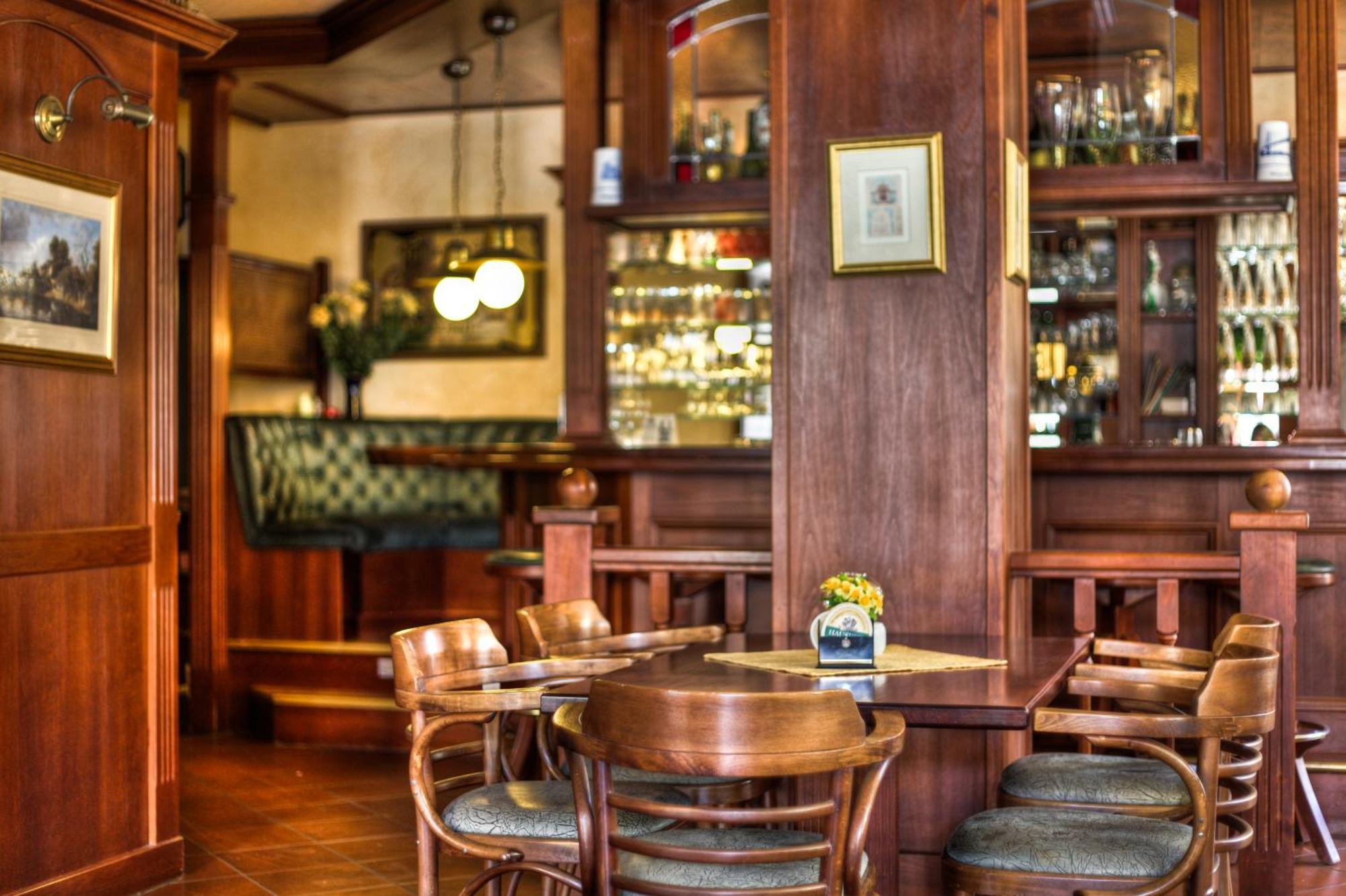 Hotel Am Markt Altentreptow Екстериор снимка