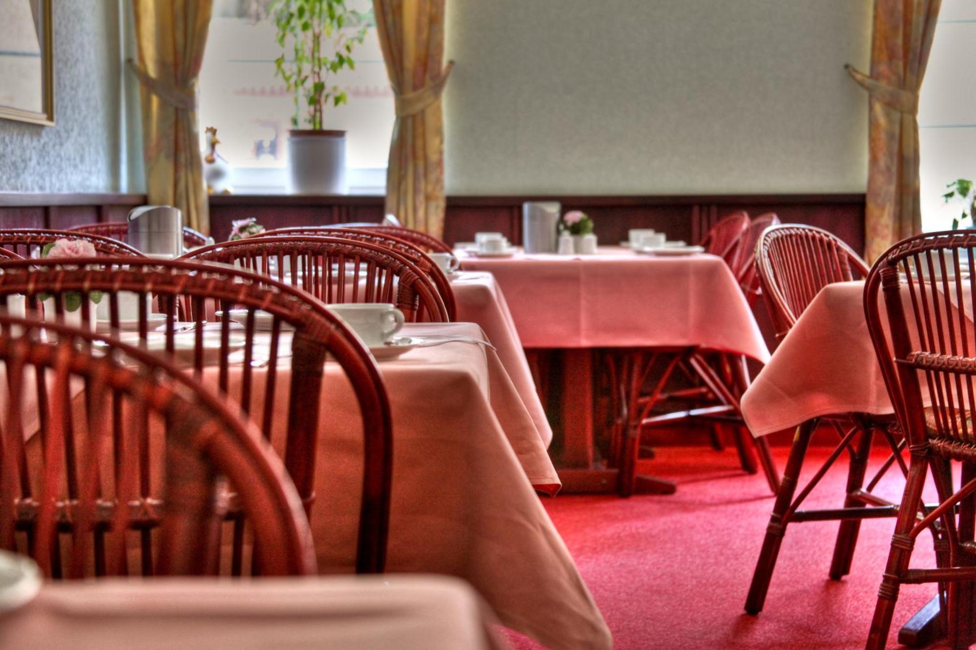 Hotel Am Markt Altentreptow Екстериор снимка