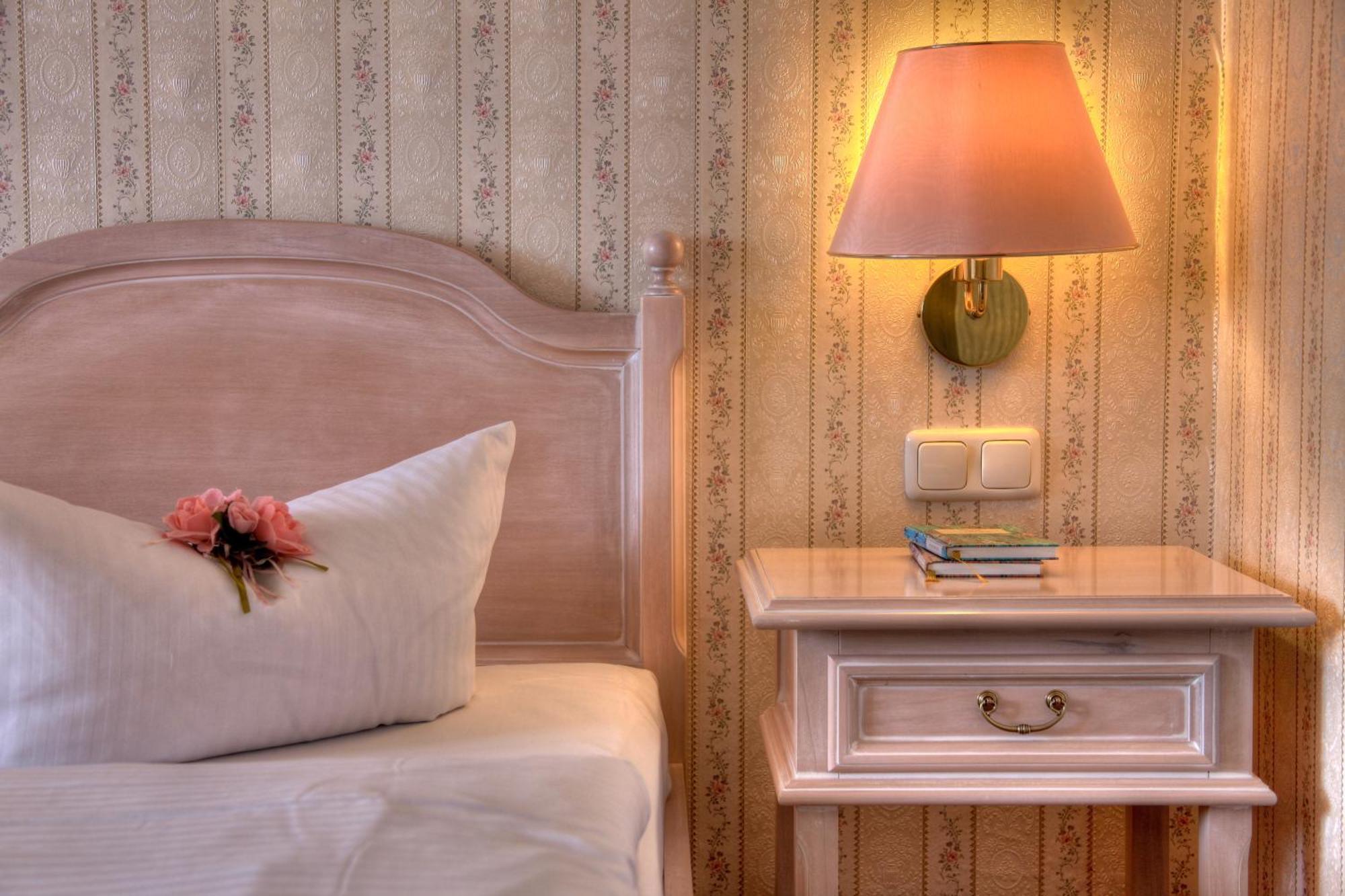 Hotel Am Markt Altentreptow Екстериор снимка