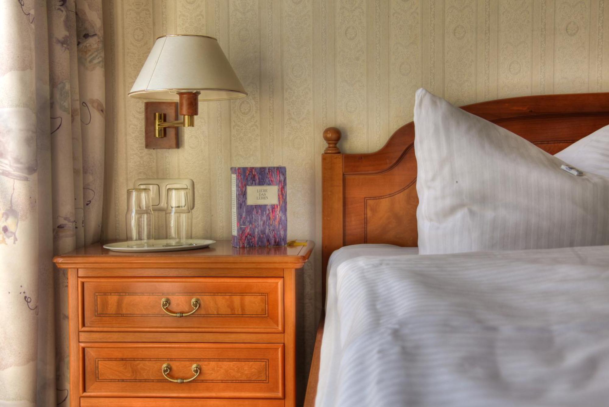 Hotel Am Markt Altentreptow Екстериор снимка